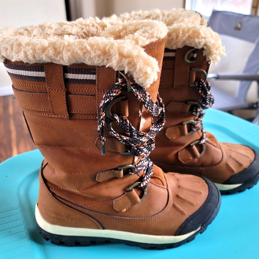 BEAR PAW Woman's Size 7 Winter Boots